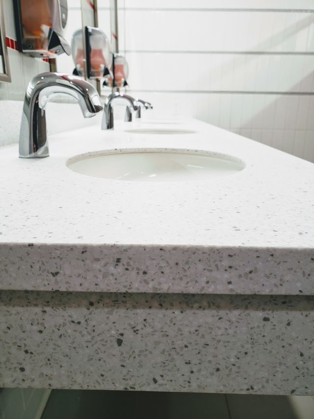 3 sinks