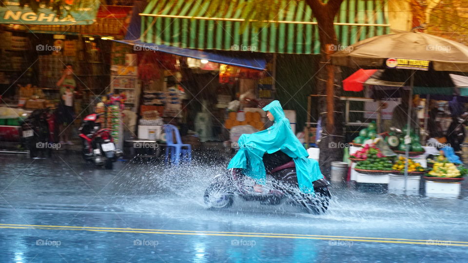 Moto in rain