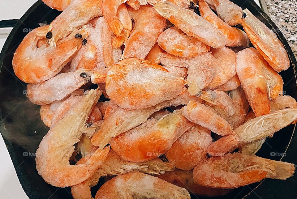 Cooking sea food shrimps