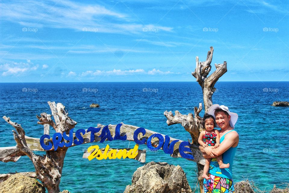 Father and daughter bonding in summer time! The only chance to have a good time when daddy's home! ❣️