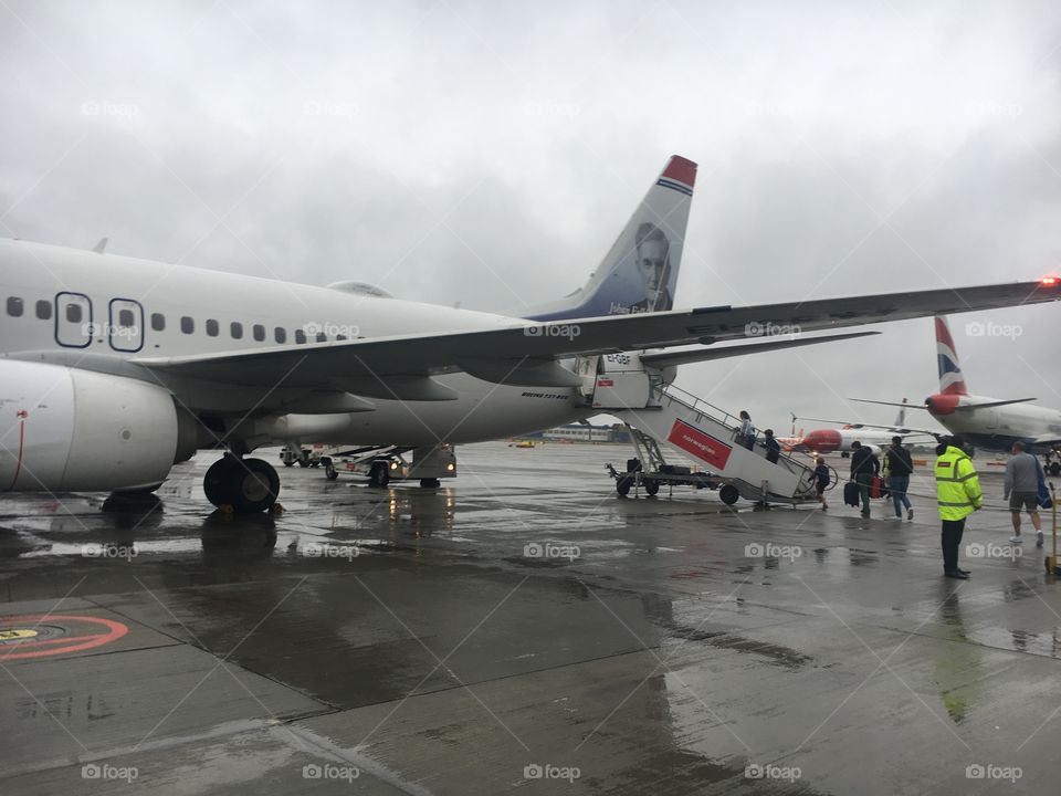 Foto desde plataforma de cola de avión