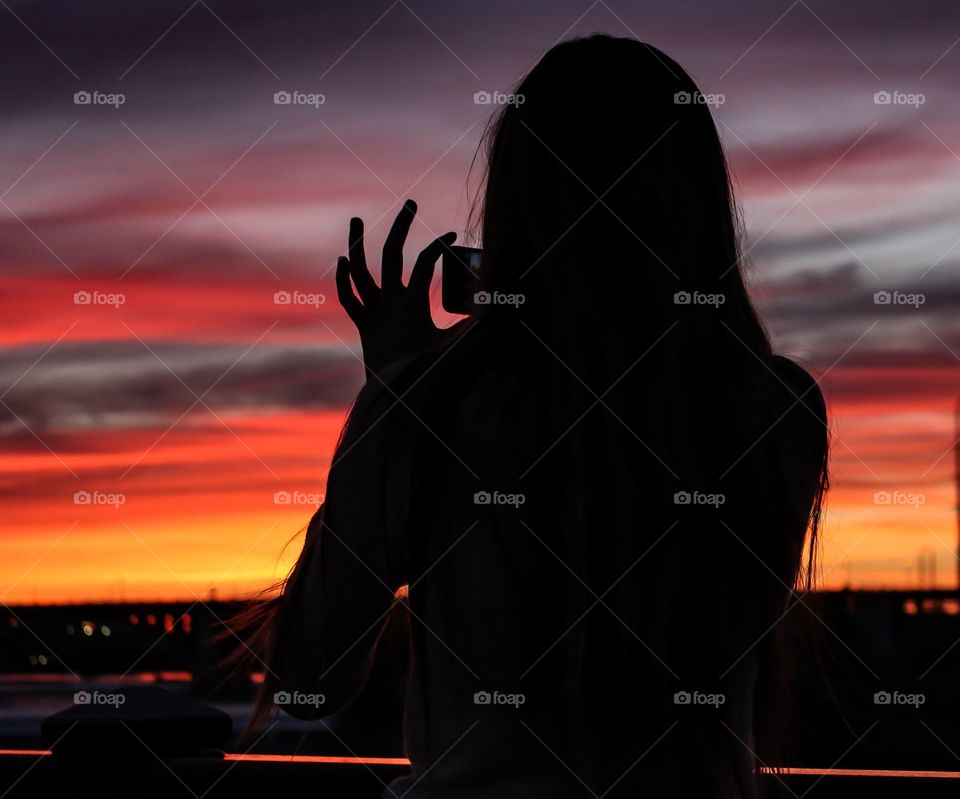 Silhouette . Sunset on the Stone Arch Bridge