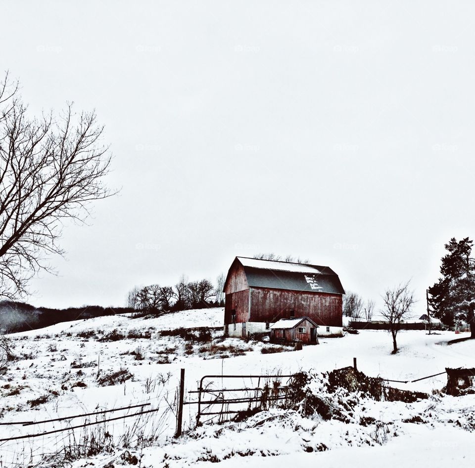 Snowy barn !