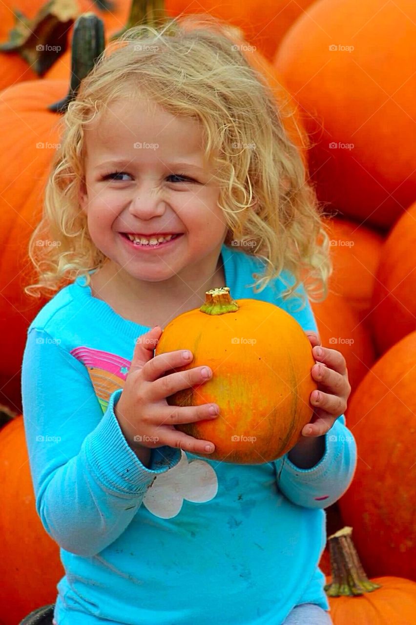 Happy little pumpkin picker 