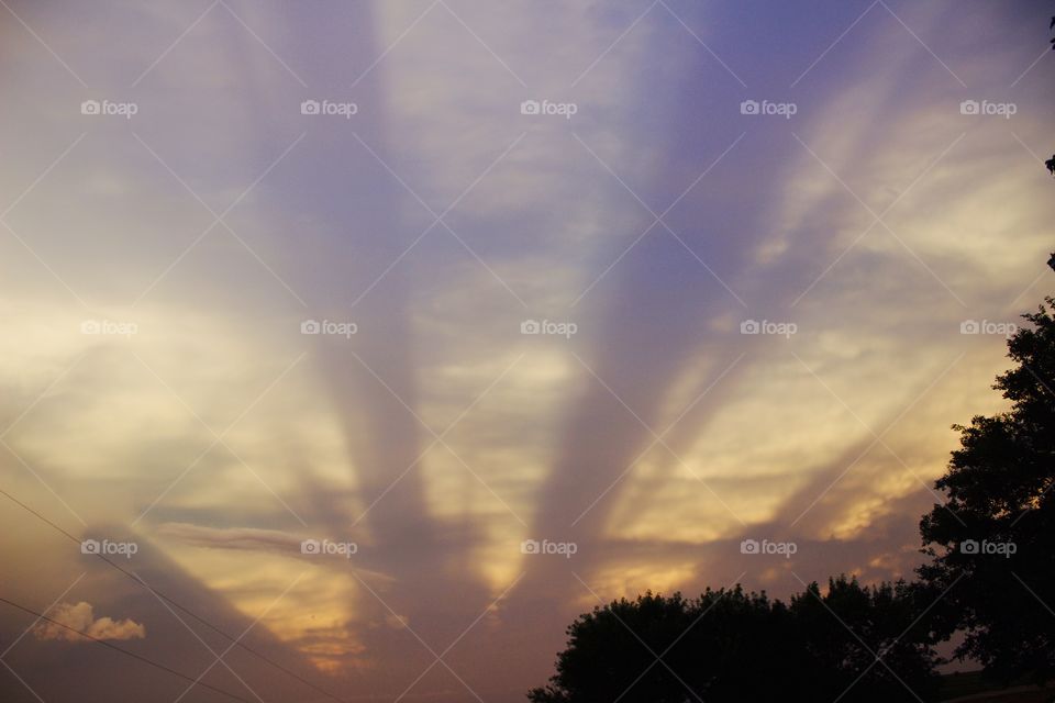 Freaky, Streaky Sky - these streaks were visible at sunset, but in the SE sky!