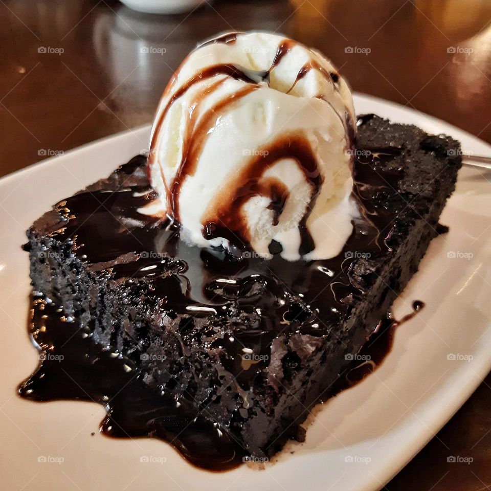 Brownie with ice cream