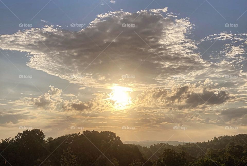 🌇🇺🇸 An extremely beautiful sunset in Jundiaí, interior of Brazil. Cheer the nature! / 🇧🇷 Um entardecer extremamente bonito em Jundiaí, interior do Brasil. Viva a natureza! 
