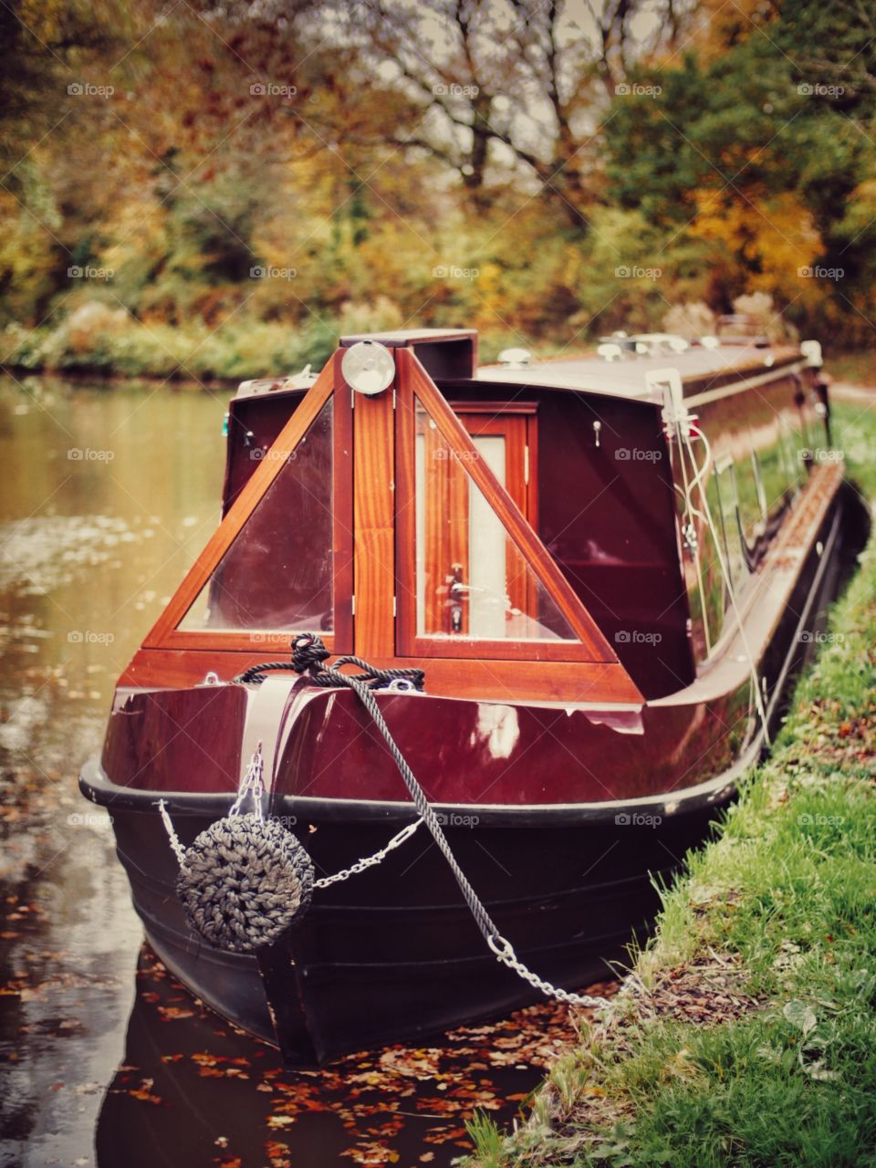 Canal. Narrow boat 