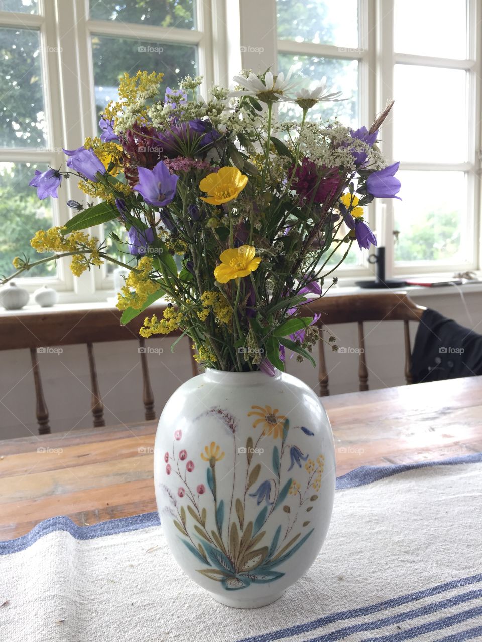 Summer flowers in a vase 