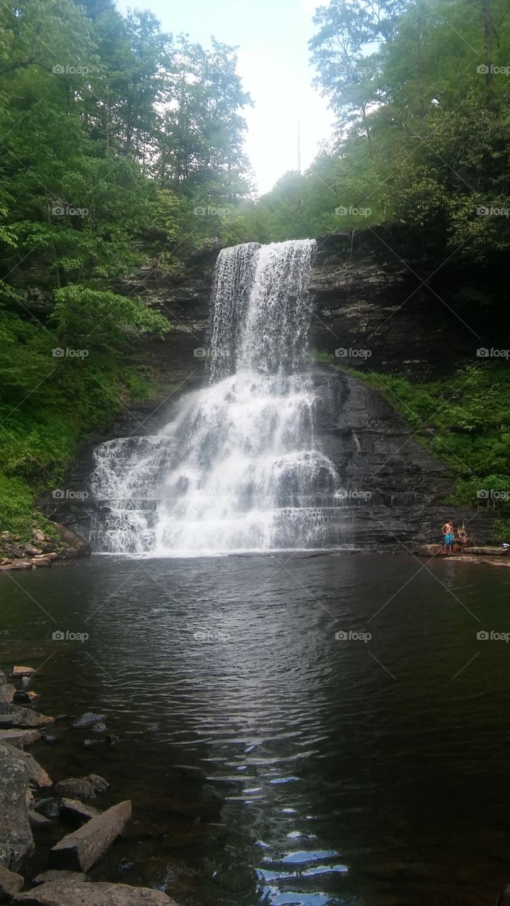 cascades falls located in virginia