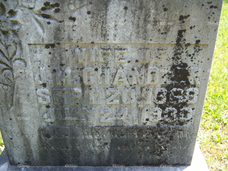 Grave marker 