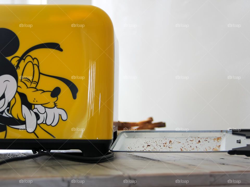 Select Brands Toaster. 