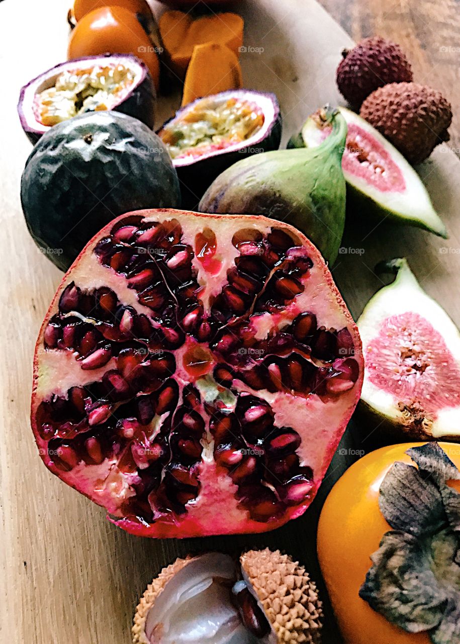 Pomegranate and other fruits 
