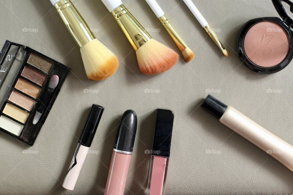 Makeup items 