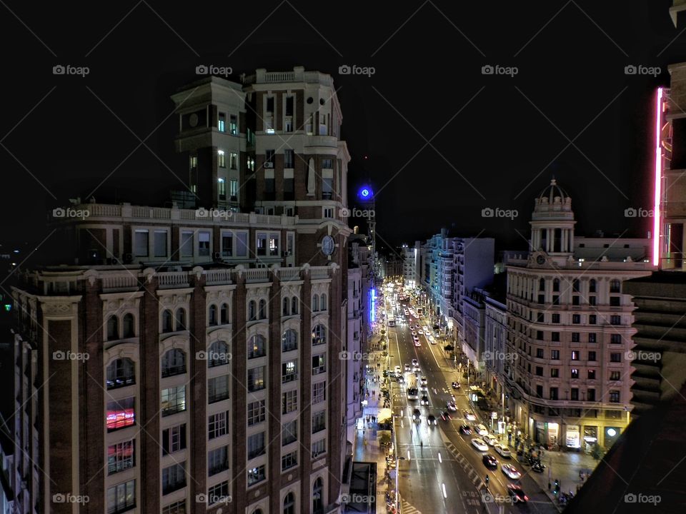Gran Vía nocturna