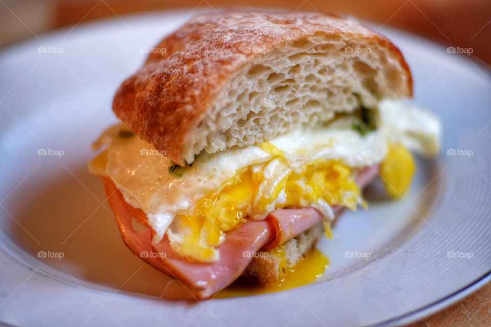 Breakfast sandwich 