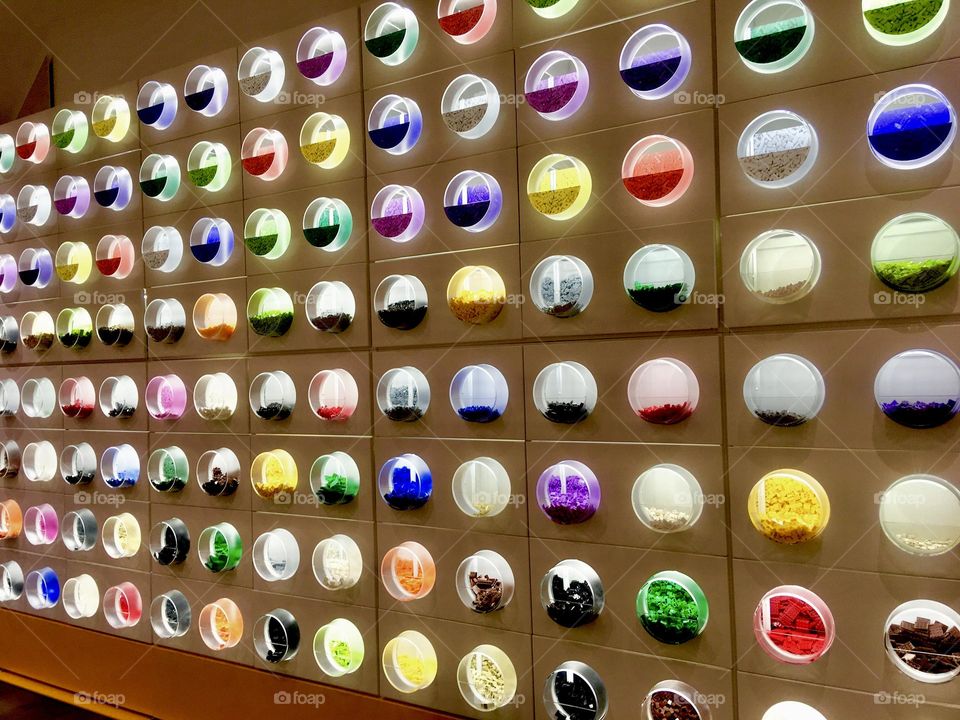 Geometric series: circle; Lego pieces of bricks sold individually separated according to colours