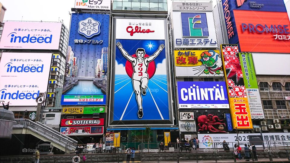 This is Osaka famous location.almost come here peoples have to photo with it.