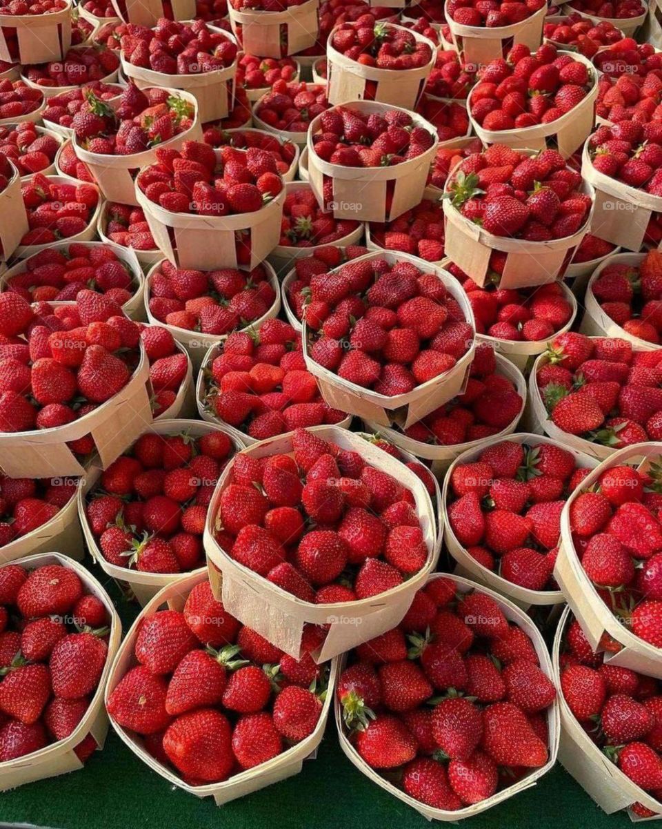 strawberry a lot of🍓😋