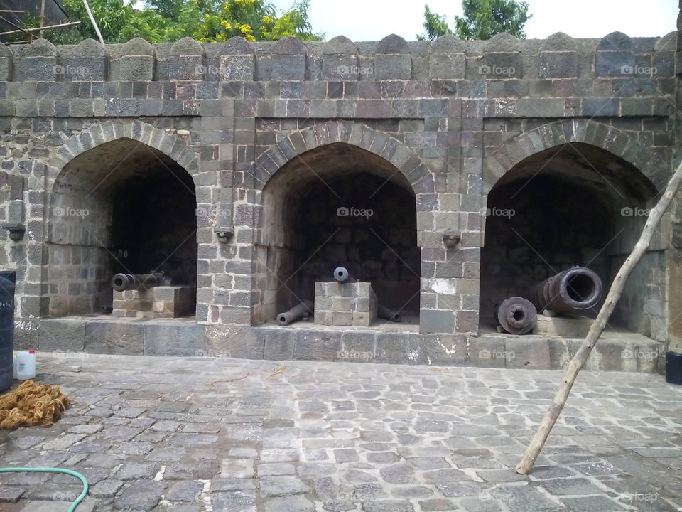Daulatabad (Deogiri ) Fort 
800years old 
Made on time of Yadavas dynasty
Auranagabad - Maharashtra - India
Cannon at the entrance