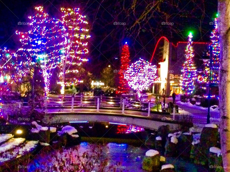Gorgeous Holiday decorations are in full swing in Whistler Village. Wandering around at night is such a festive spectacle, full of Christmas ambience and spirit.