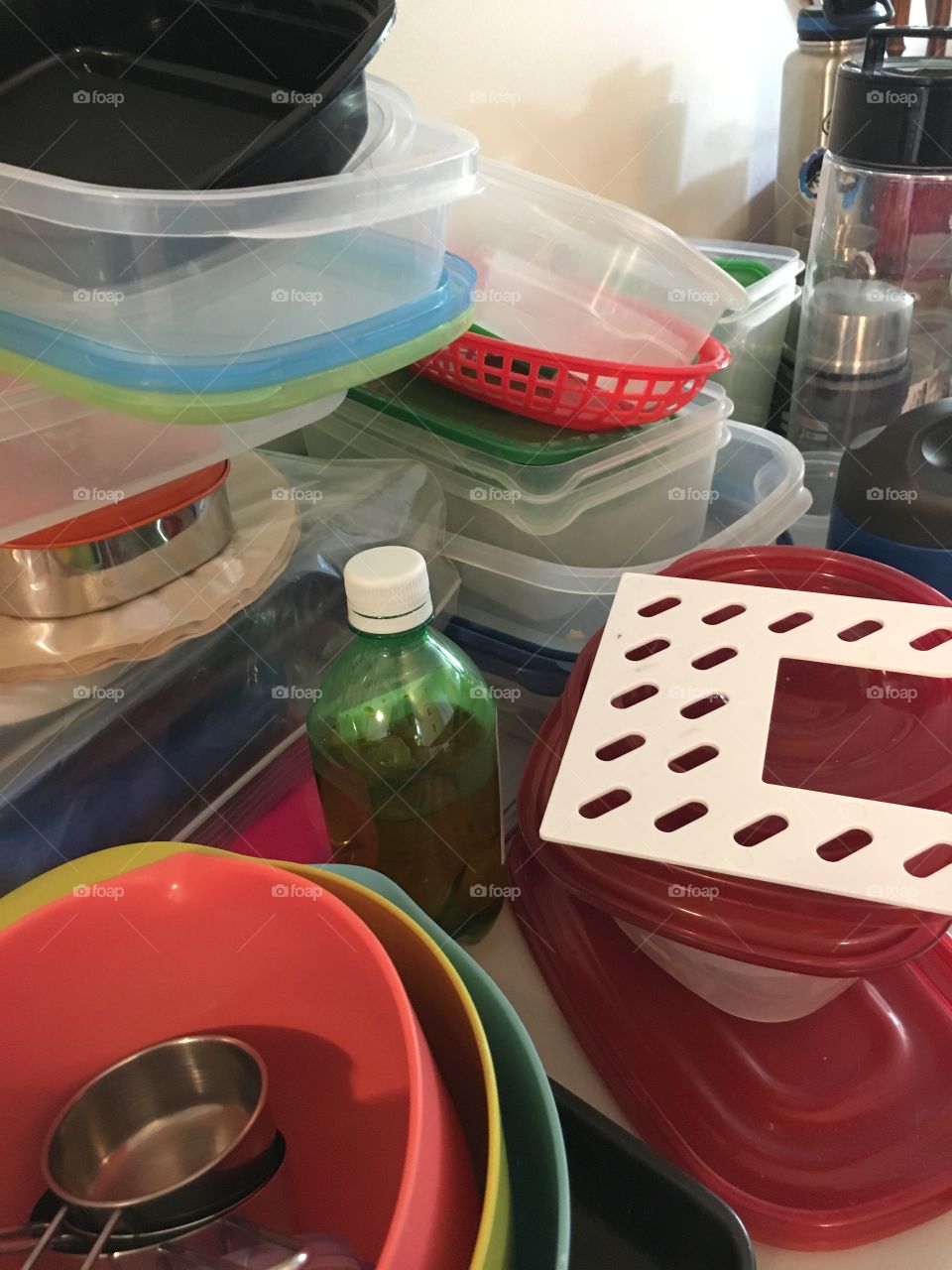 Organizing and sorting the lunch containers!