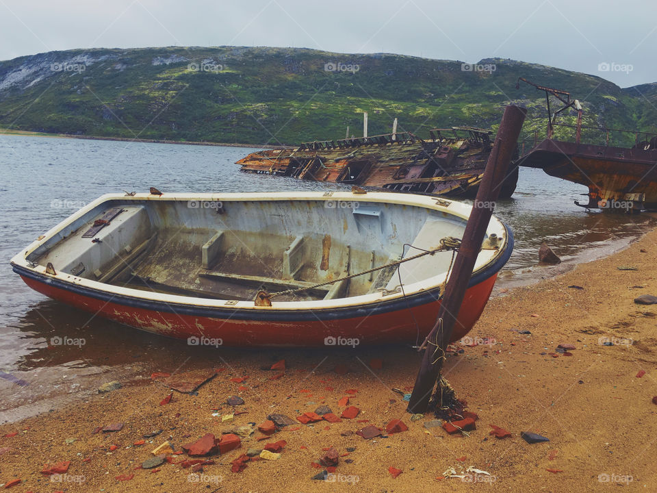 Old boat 