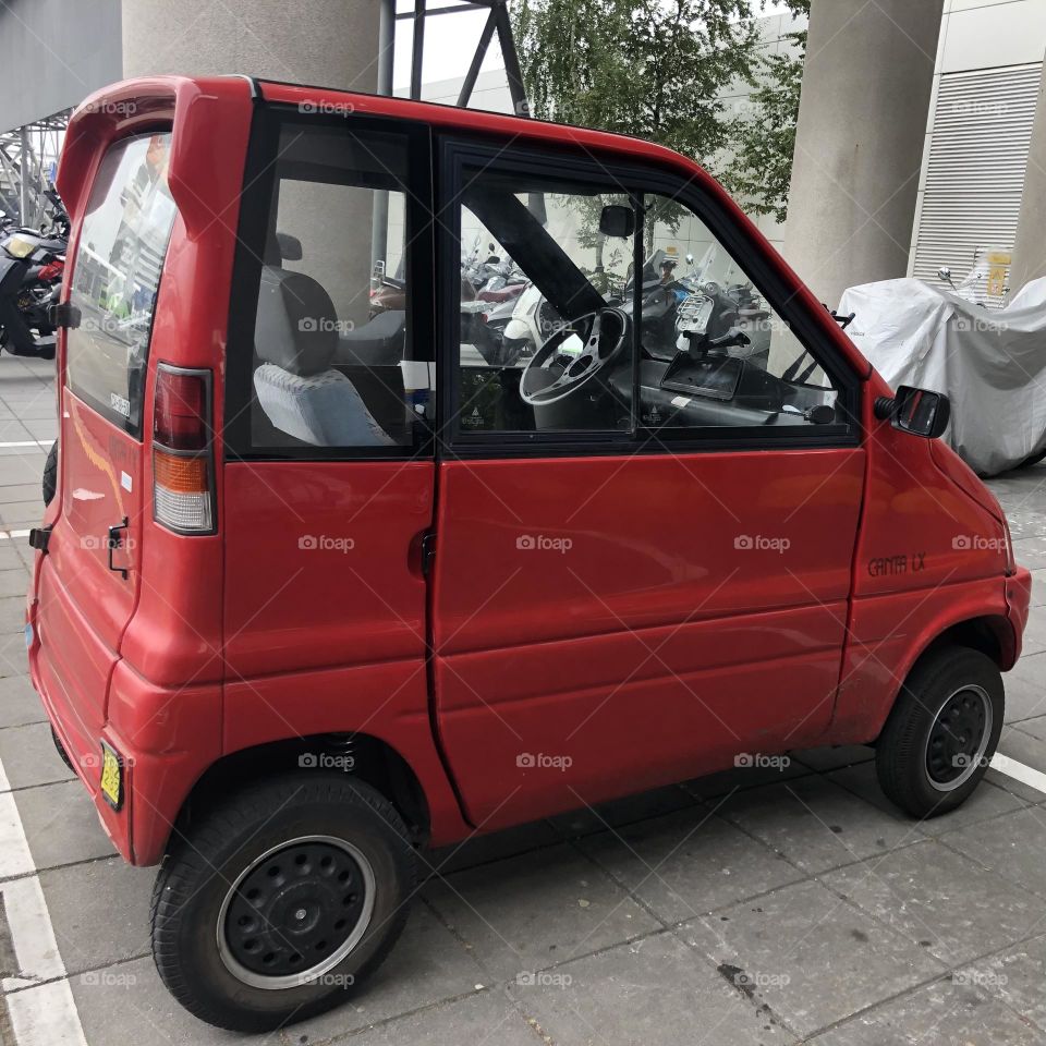 Red car. Amsterdā.