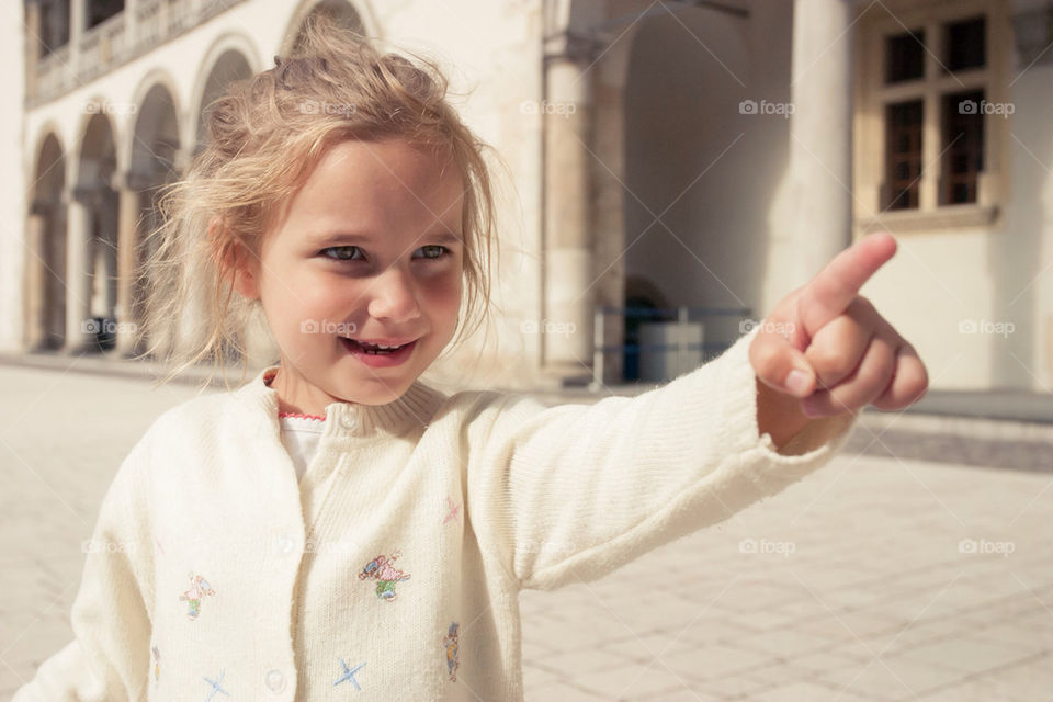 Girl pointing something