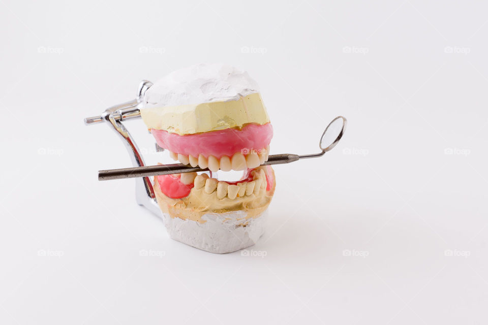 Artificial dentures