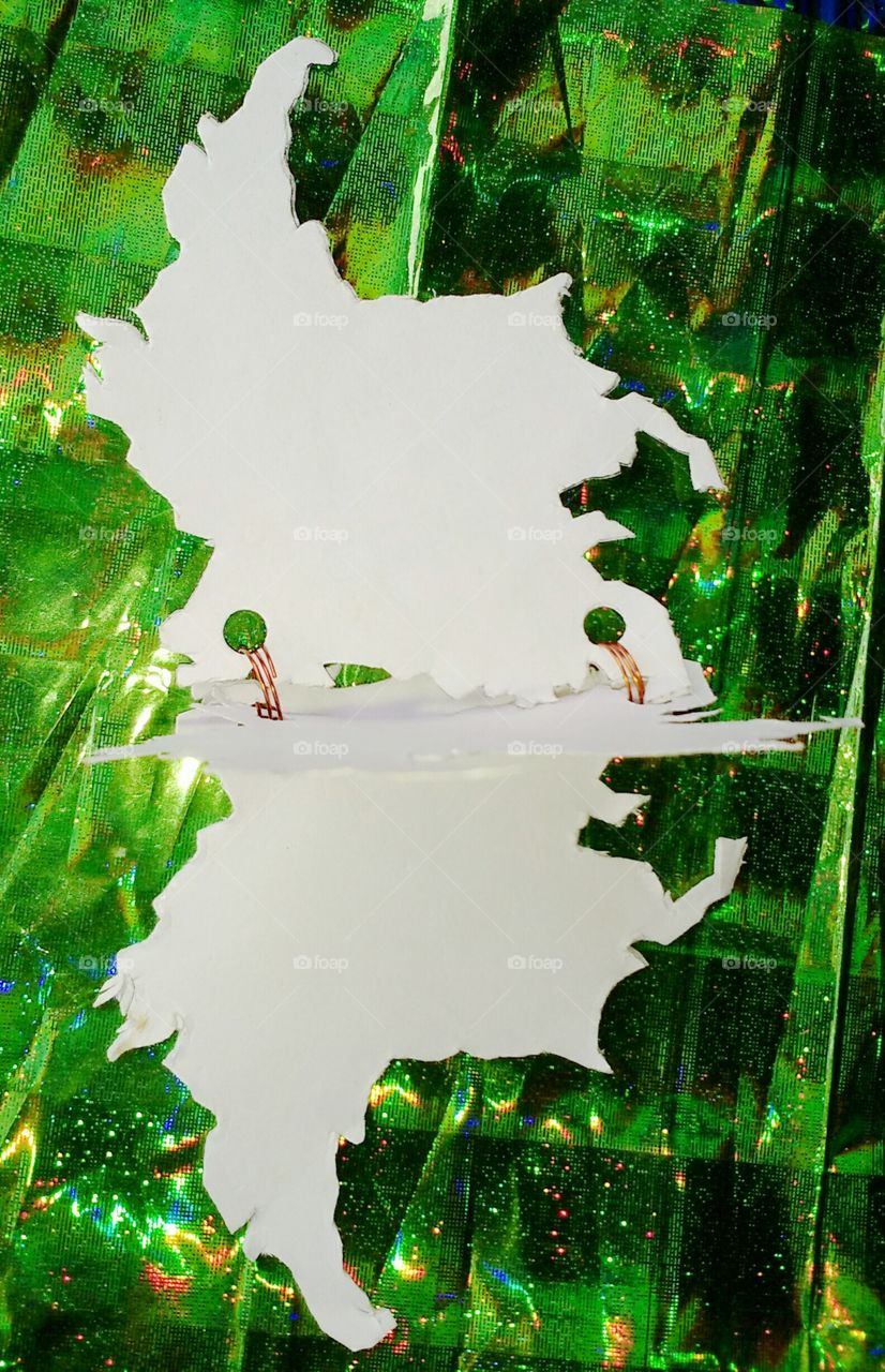 the face book of the country COLUMBIA.
it's the first book entire the worldwide on it and no one like this in the world till now.
if you want to earn money with it you should download it's first photograph at the first sight and keep it and share it.