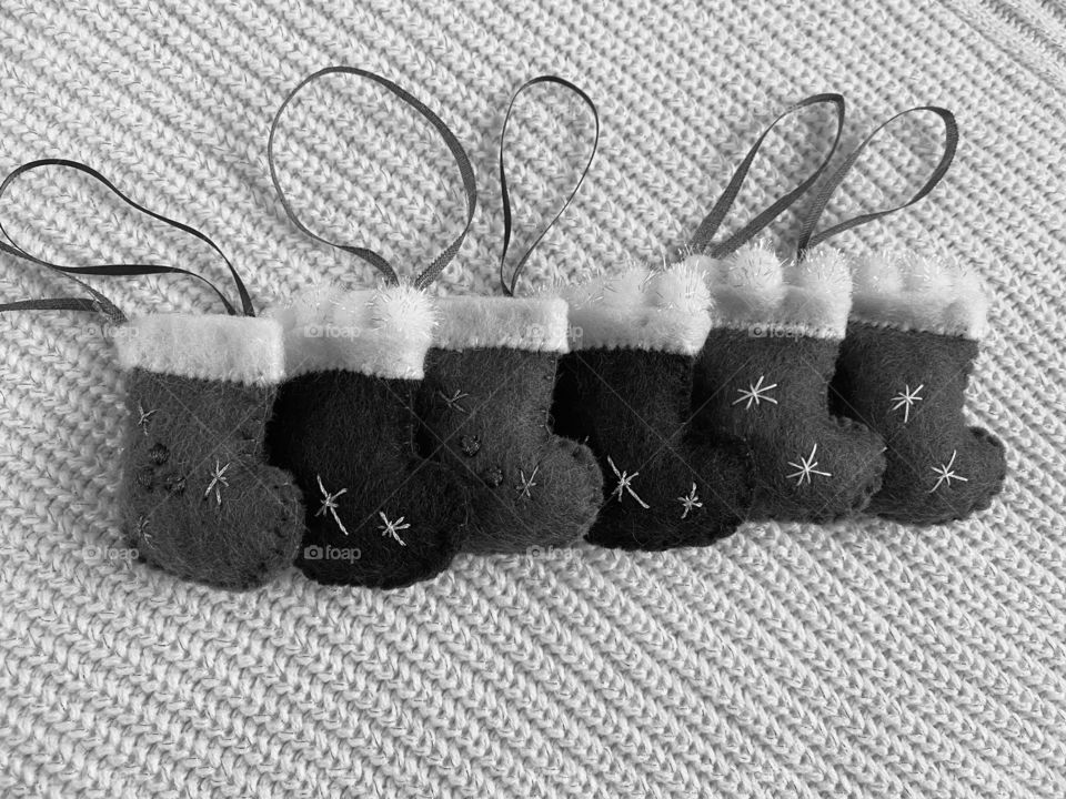 Mini stockings in black and white 