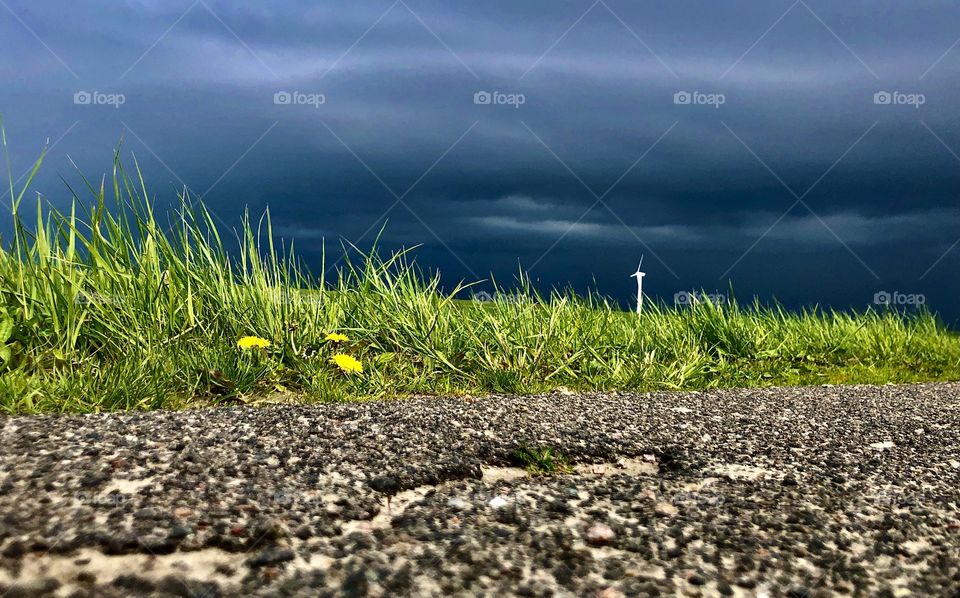 Sun in the back and asshole-weather in front 🙈