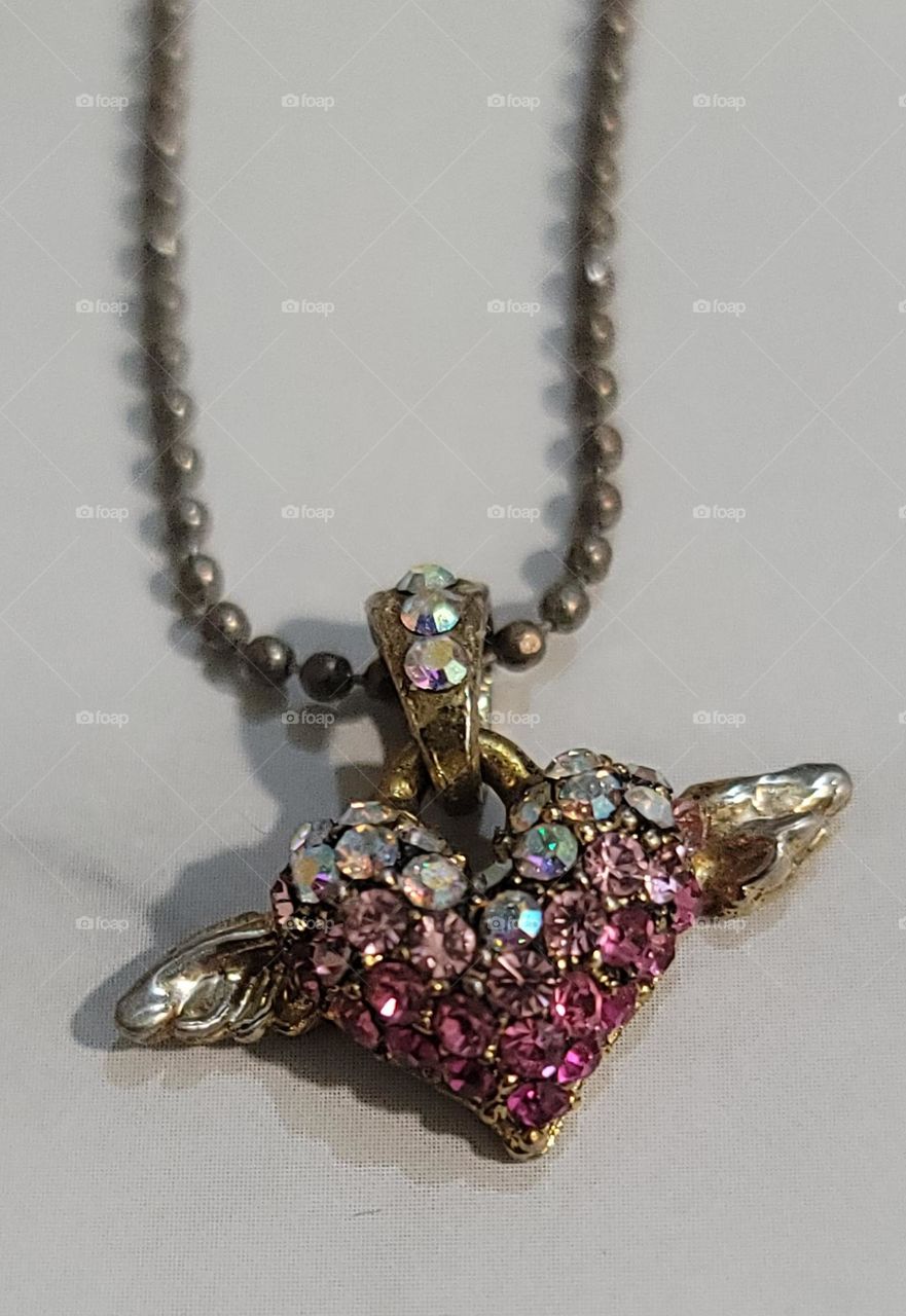 Rhinestone pendantnecklace in Barbie colors