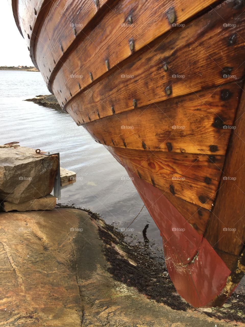 Old boat on her way up