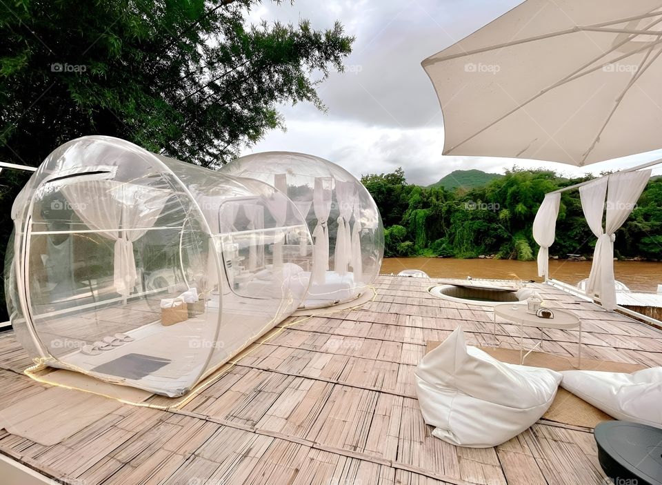 Crystal clear dome hotel in the midst of nature and Jacuzzi