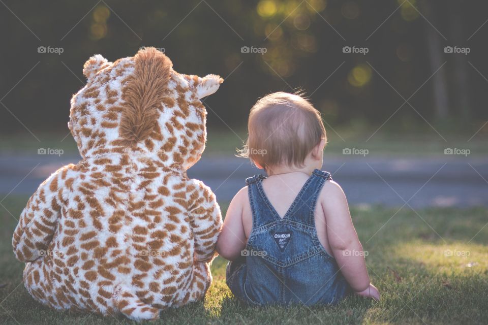 A Boy and His Giraffe 