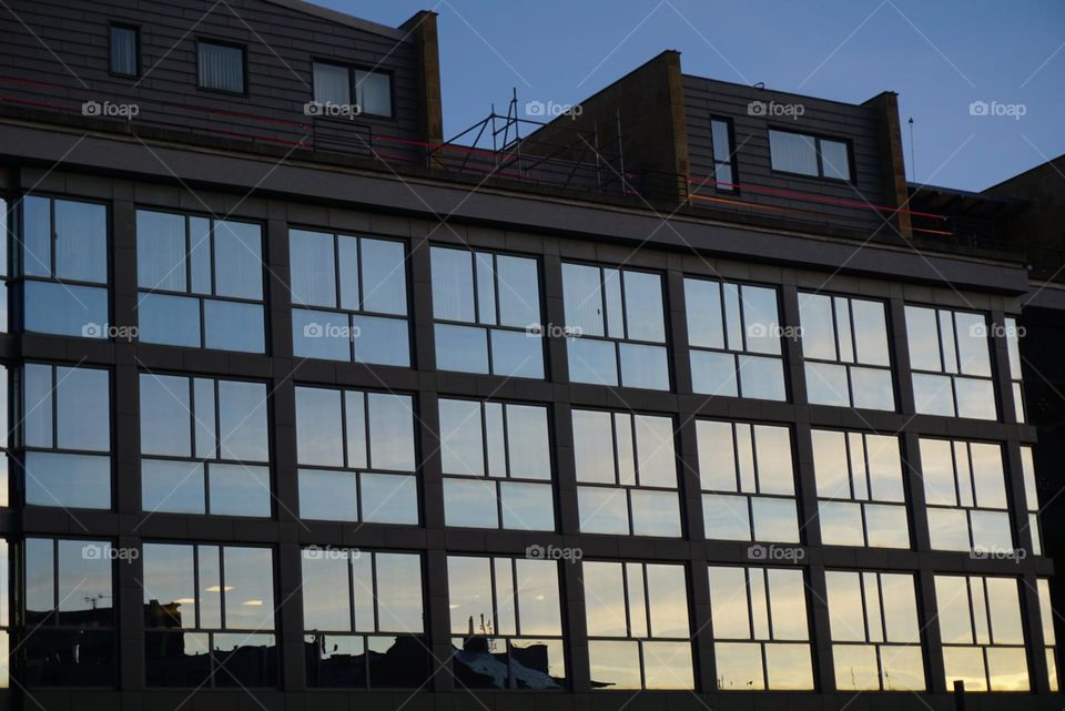 Building#reflect#sky#evening