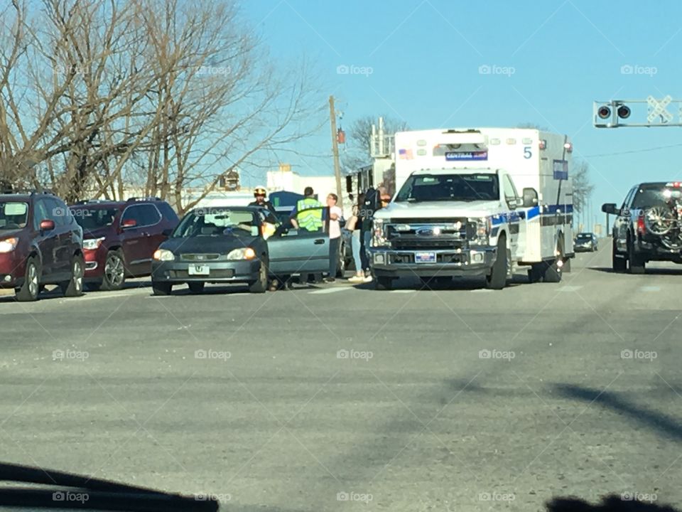 Seen this car accident while we were doing some errands. Looks like a minor fender bender.