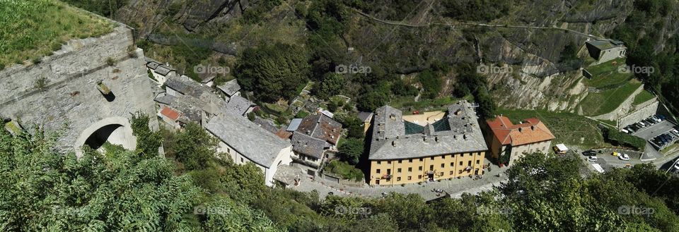 Panorama dall'alto del Borgo di Bard (Aosta)