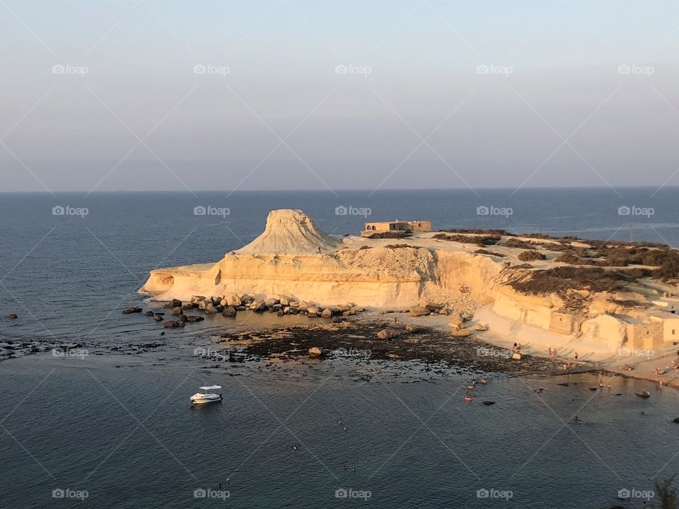 Qolla l-Bajda, Xwejni Bay, Marsalforn
