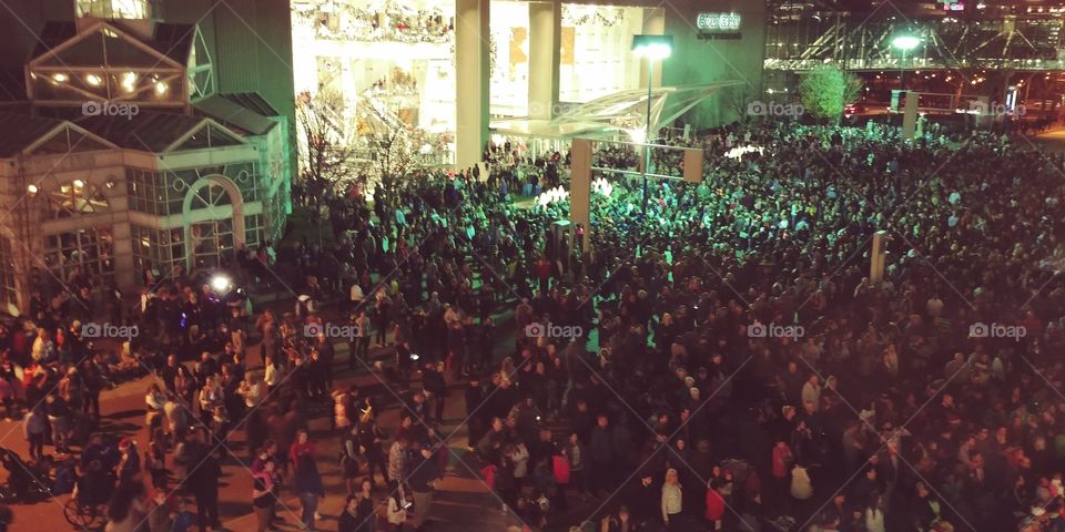 Kansas City Crowne Plaza tree lighting ceremony