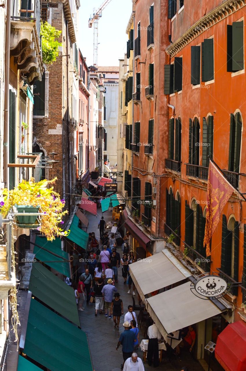 Time view
Of
Calle largo in Venice 