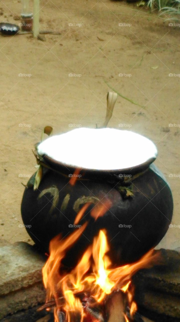 traditional event of kiri ithiraveema