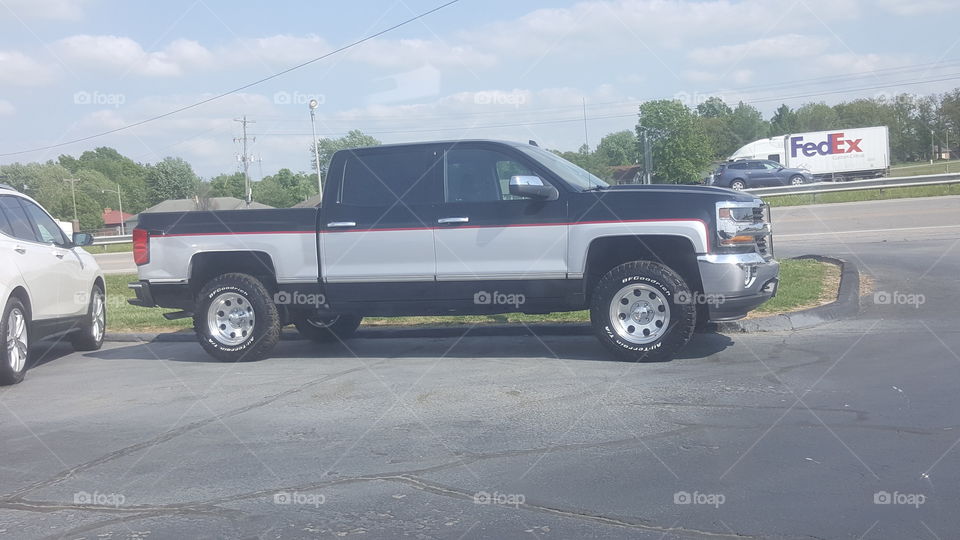 New Chevy 1500 with old paint scheme