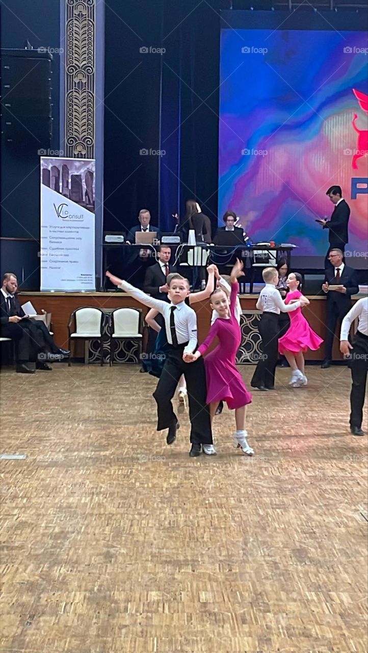 I'm dancing because I'm happy