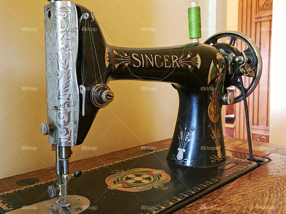 1928 singer treadle sewing machine with Egyptian art tole motifs