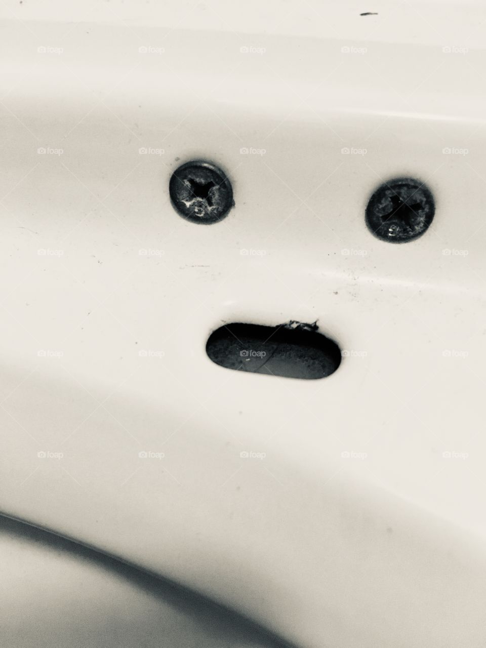 Random face inside the washing mashine made with screw eyes 👀