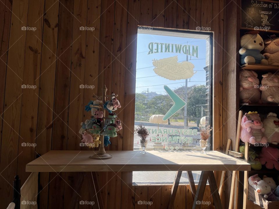 🖥️🎨📚 A Desk Where You Work, Learn , or Create.