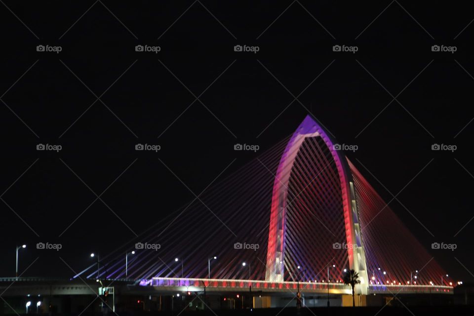 "Ke'an Aiqin Bridge" is a connecting bridge connecting Taichung's Zhongke Park and Shuinan. It is currently the highest cable-stayed bridge in the central part. The bridge looks like a harp